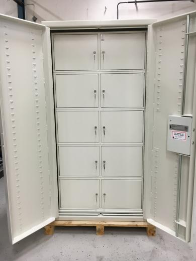 Armoire forte avec compartiments interieurs