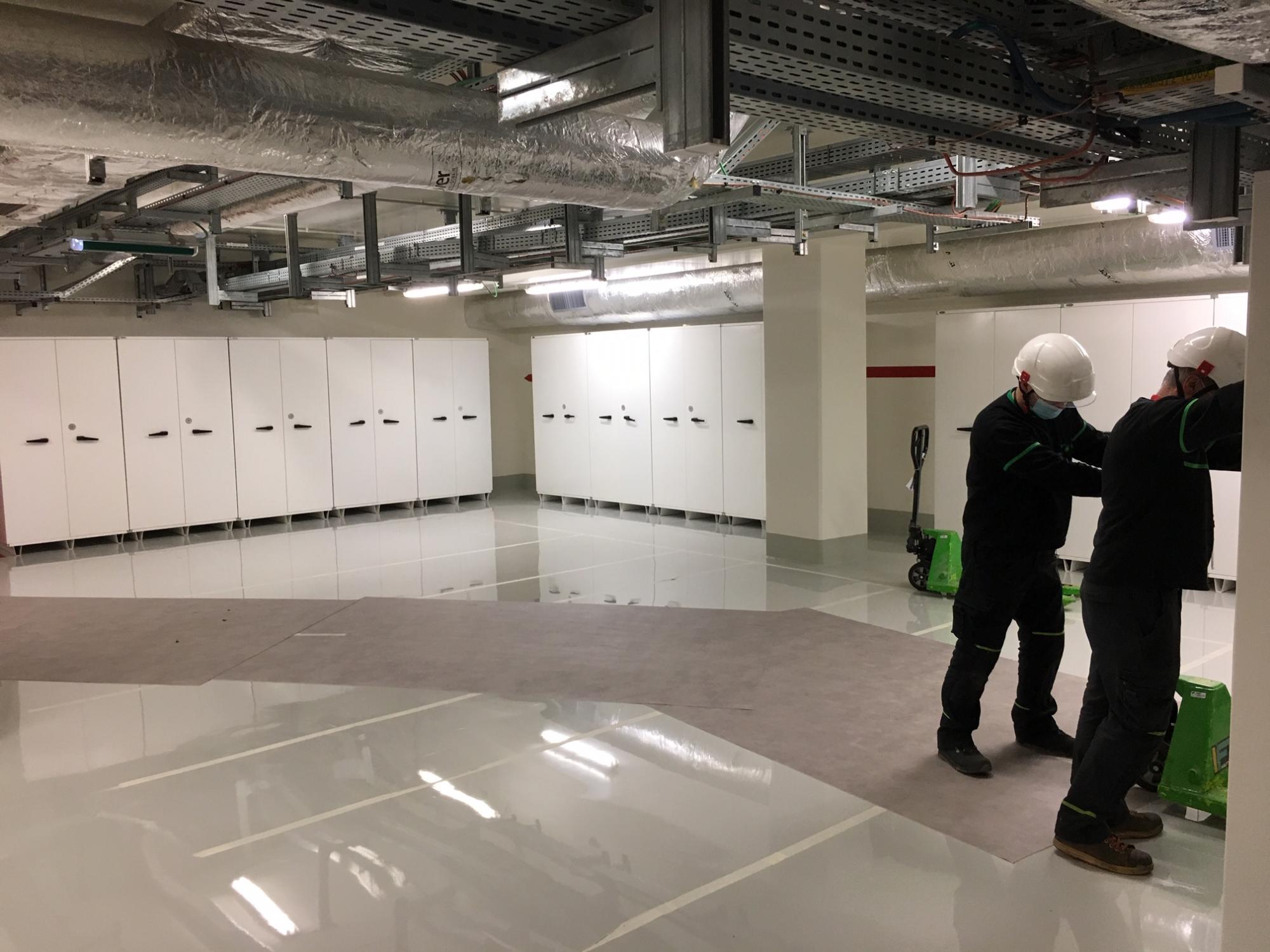 SA 990 armoire ignifuge avec socle 62 unitées livrées à un client en nord de la France